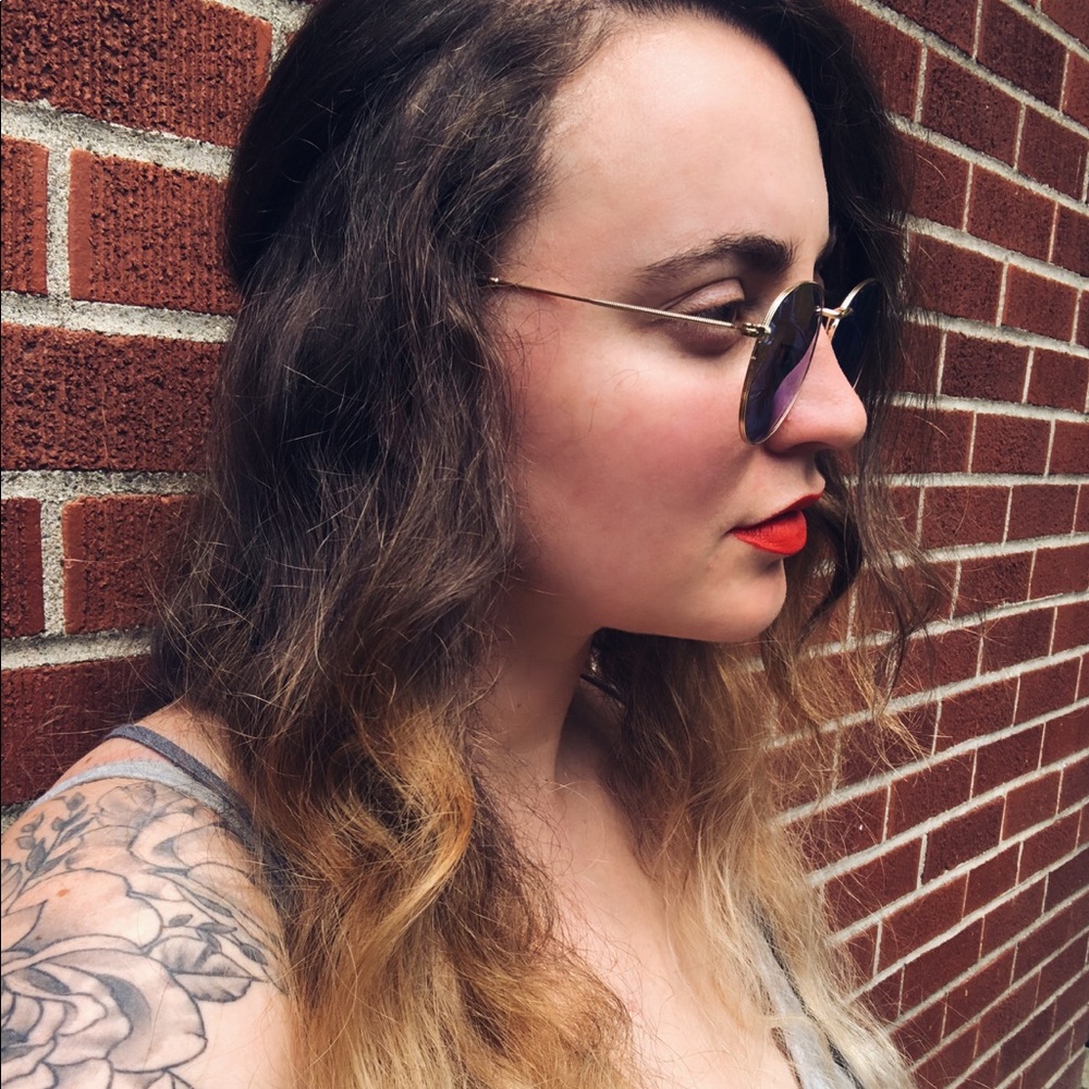 Round Sunglasses - Picture 3 of 10